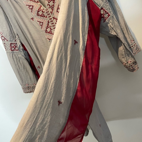 Johnny Was long gray and red tunic. SZ XL . - Picture 7 of 16